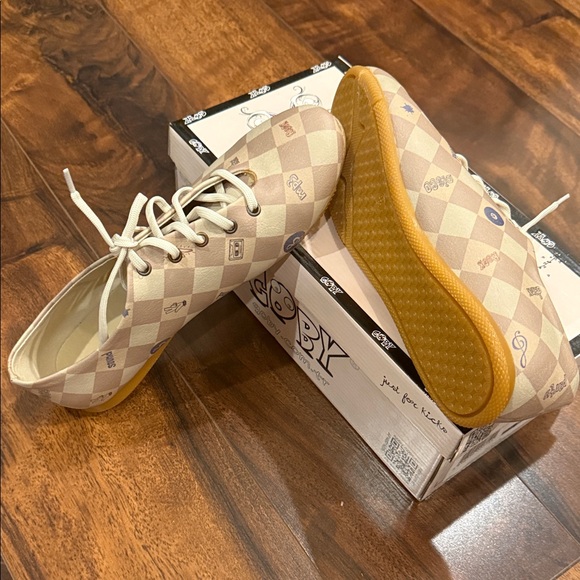 Brand New Elite Checkered Lace-Up Sneakers - Tan - Picture 4 of 6
